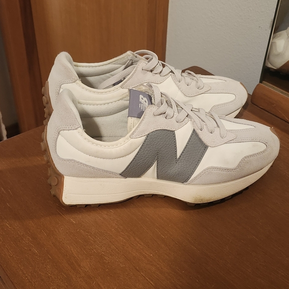 New Balance White and Gray Sneakers - Picture 2 of 3